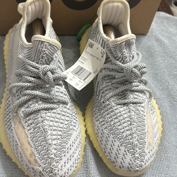Adidas Yeezy Boost 350 V2 Yeshaya Non-reflective 
Unisex Running
Sq 6 men - Picture 4 of 7